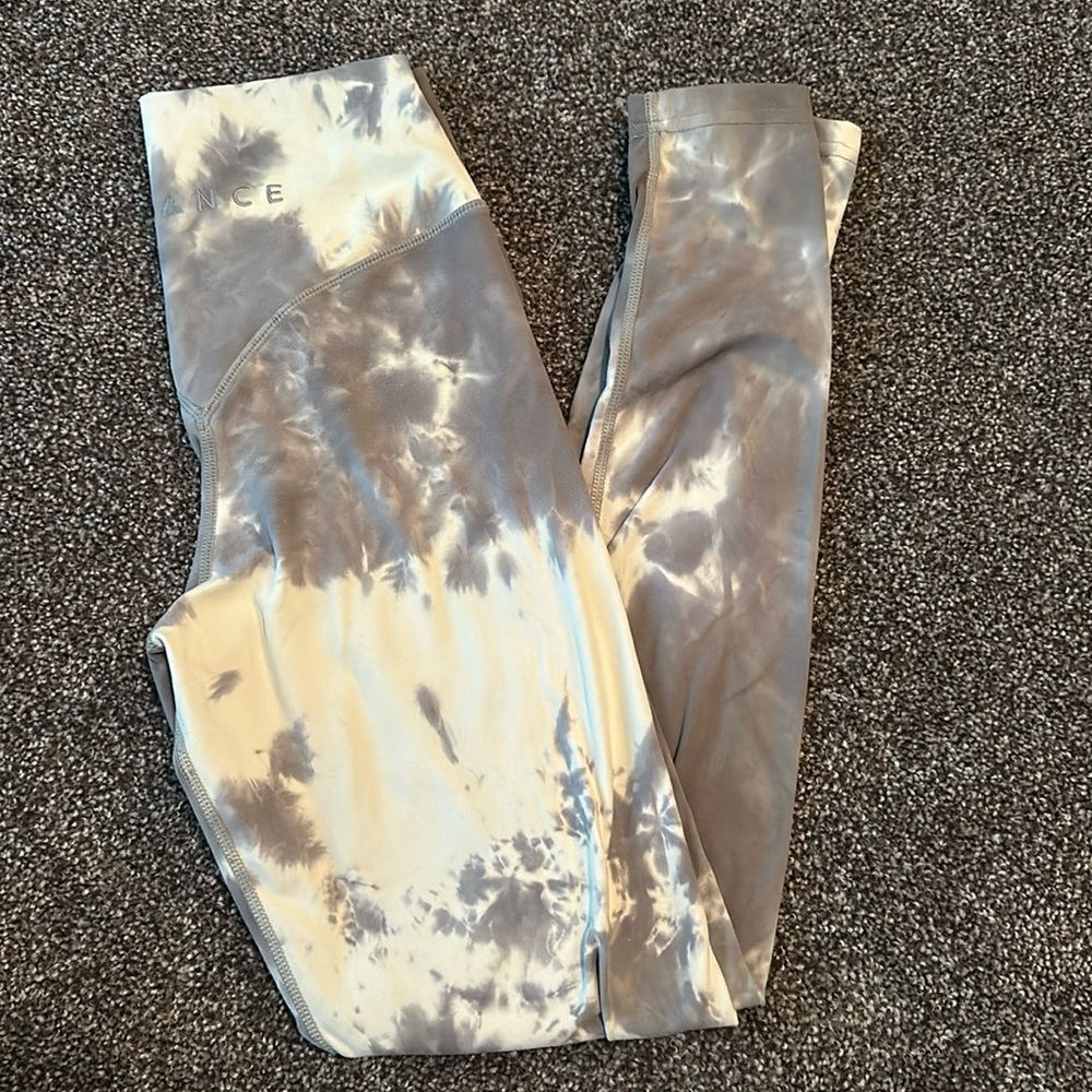 balance leggings